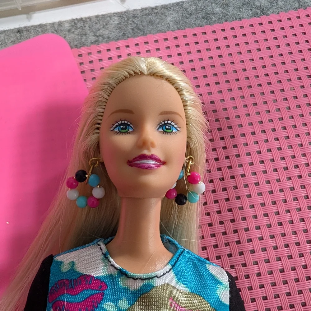 *FINAL PRICE UNLESS BUNDLED Vintage 2001 Toys R Us Barbie Restyled - Picture 7 of 8